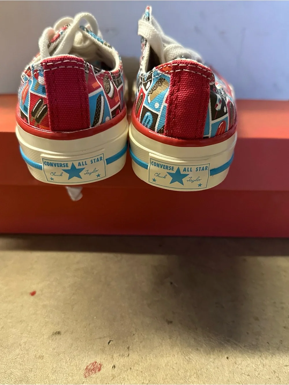 Converse colorful low